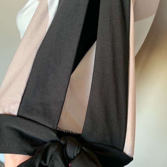 Dressy top nice slick material - Picture 2 of 3